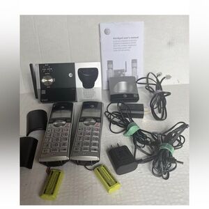 AT&T CL82215 2 Handset Answering System with Caller ID/Call Waiting